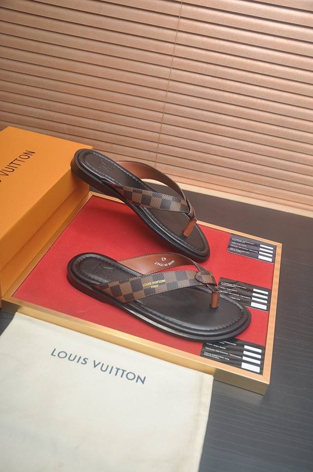 Louis Vuitton Men’s Lv Slides Colorway 3 1133160-3