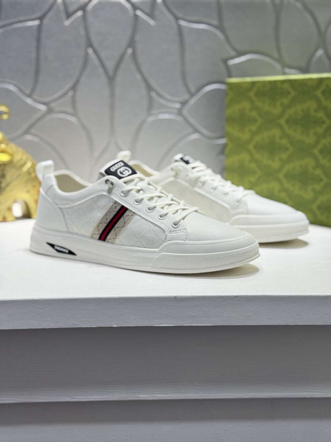Gucci Men's LOGO MC Sneakers Colorway 1 1720210-1