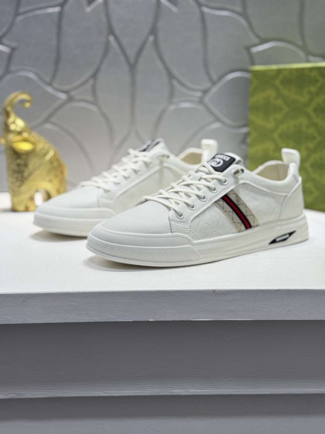 Gucci Men’s LOGO MC Sneakers Colorway 1 1720210-1