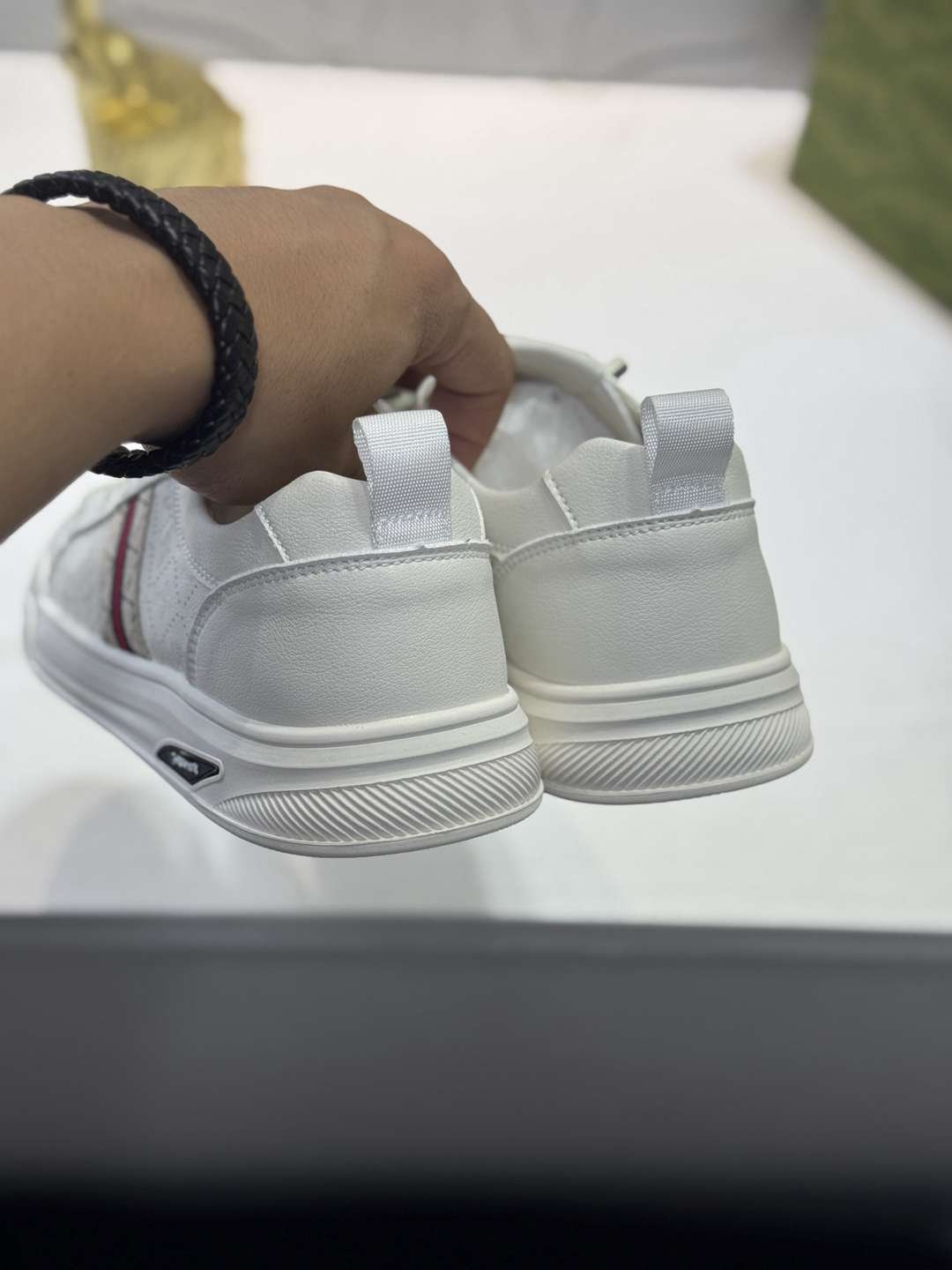 Gucci Men’s LOGO MC Sneakers Colorway 1 1720210-1
