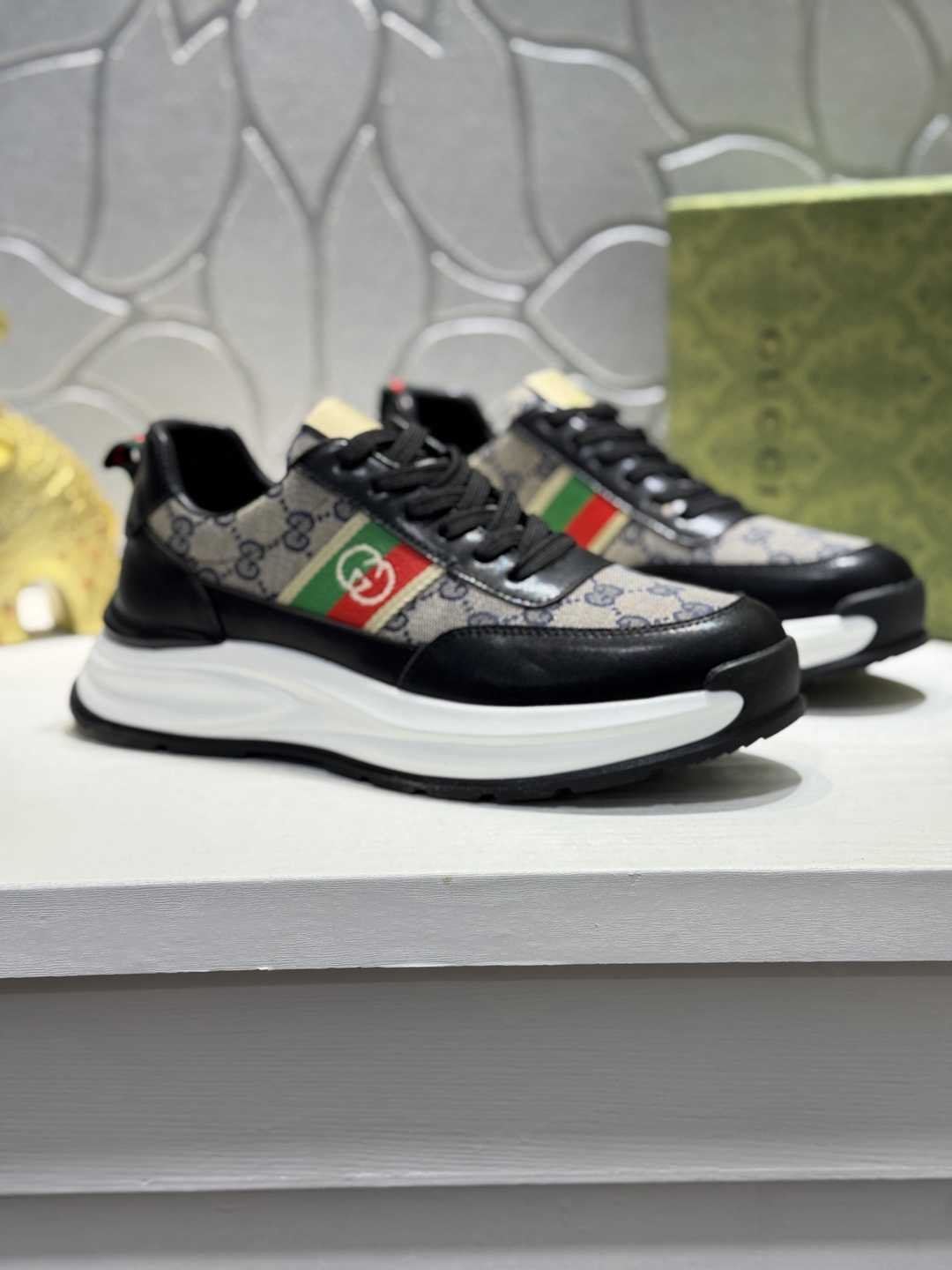 Gucci Men's GUCC RX Sneakers Colorway 2 1720240-2