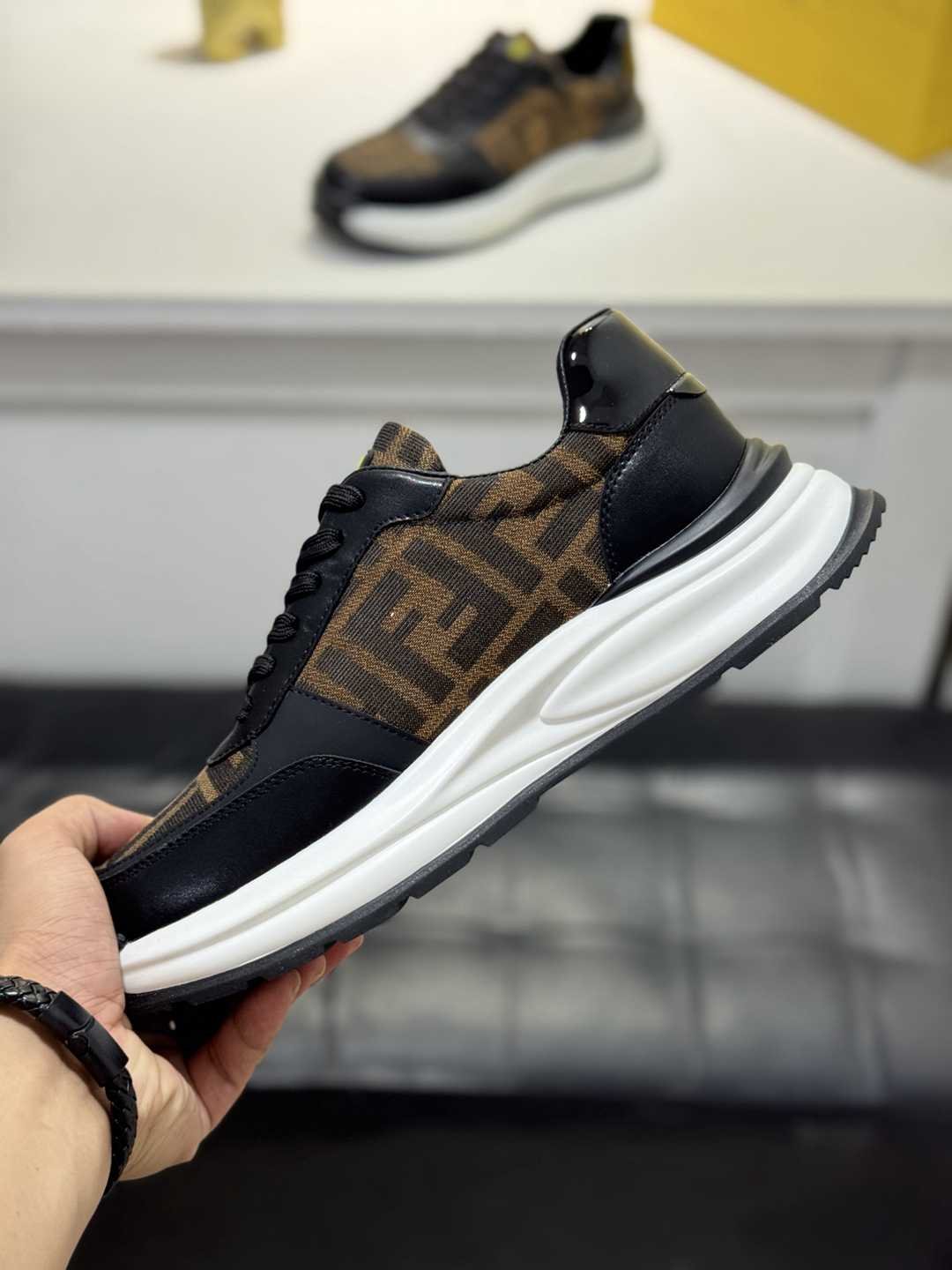 Fendi RX Sneakers 1720240
