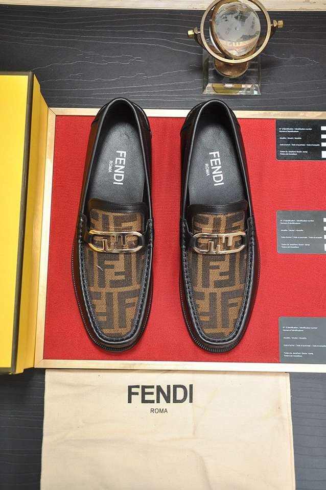Fendi Men's Leather Sneakers Colorway 4 1133300-4