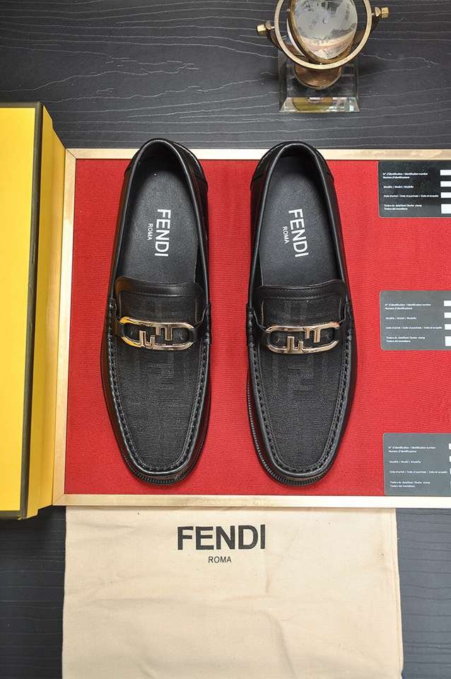 Fendi Men's Leather Sneakers Colorway 3 1133300-3