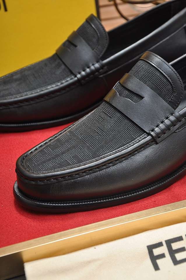 Fendi Men’s Leather Sneakers Colorway 2 1133300-2