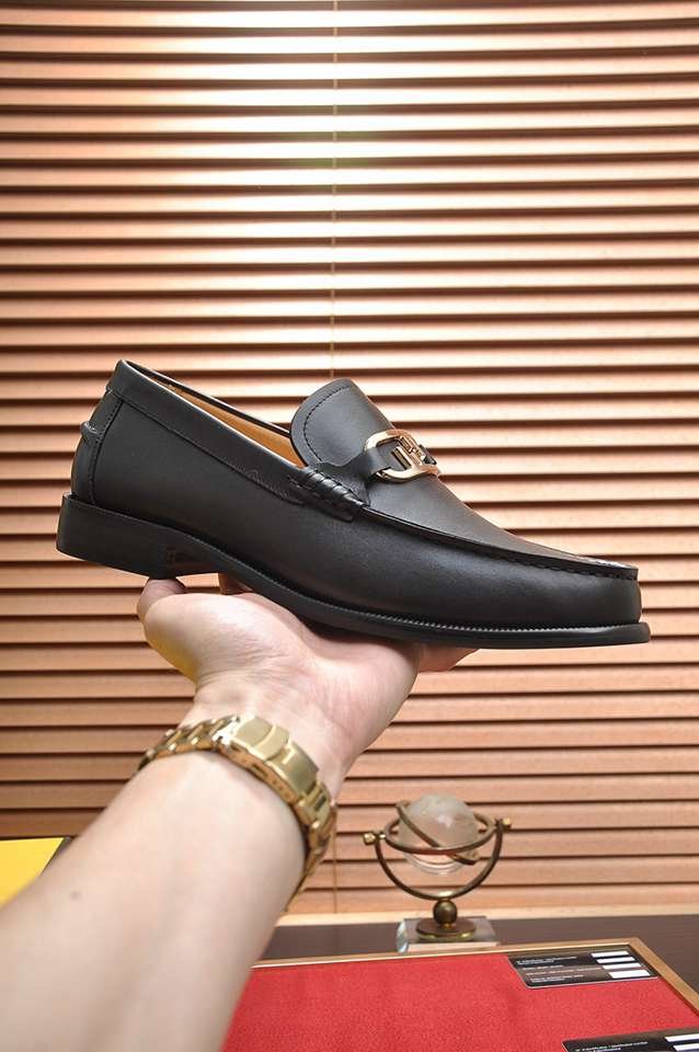 Fendi Men’s Leather Sneakers 1133300