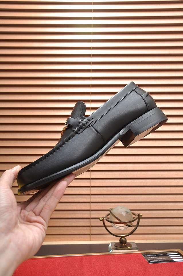 Fendi Men’s Leather Sneakers 1133300