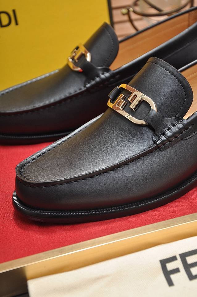 Fendi Men’s Leather Sneakers 1133300